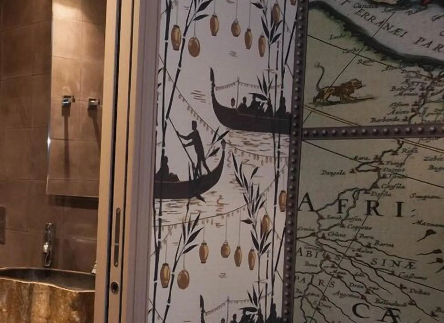 Otel Du Continent 3*